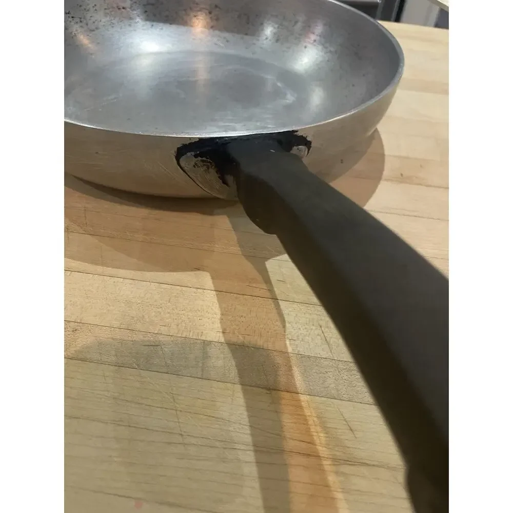 Vintage Wear-Ever Cast Aluminum No. 2320 Hallite 10 1/2” Frying Pan Made in USA